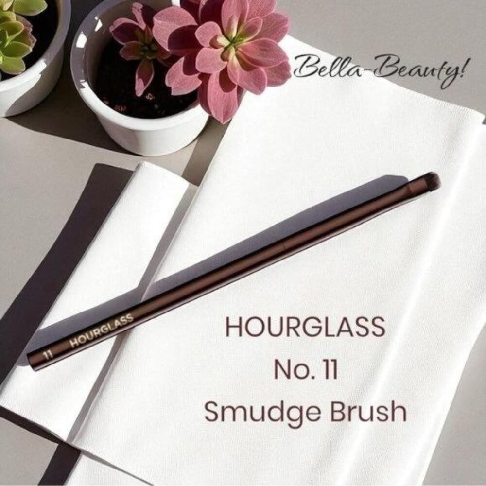 HOURGLASS No. 11 Smudge Brush  ~NWT~Hourglass Makeup Brush- No.26 Double Head
